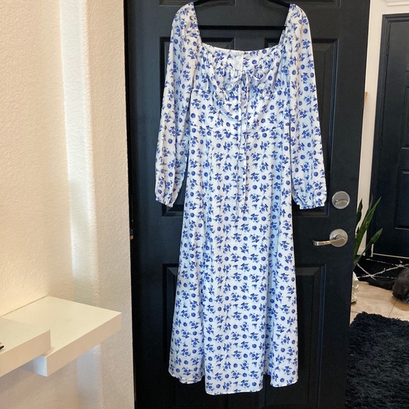 Dresses & Skirts - Gorgeous White Blue Floral Cottagecore Womens Maxi Dress Sz XL